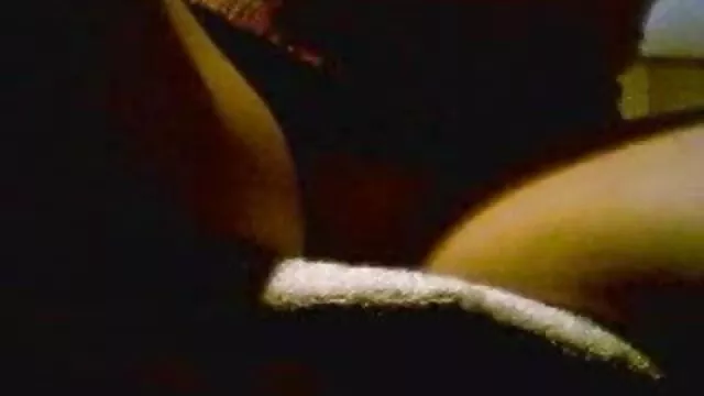 Geriausias Porno :  Puošni brunetė susigundo automobilio viduje Karštas porno filmai 