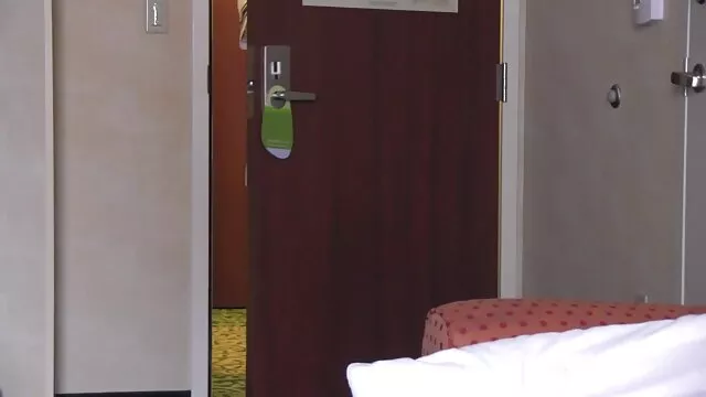 Geriausias Porno :  Puikus Latina paauglių gags ant kaimyno kieto gaidžio po saule Karštas porno filmai 