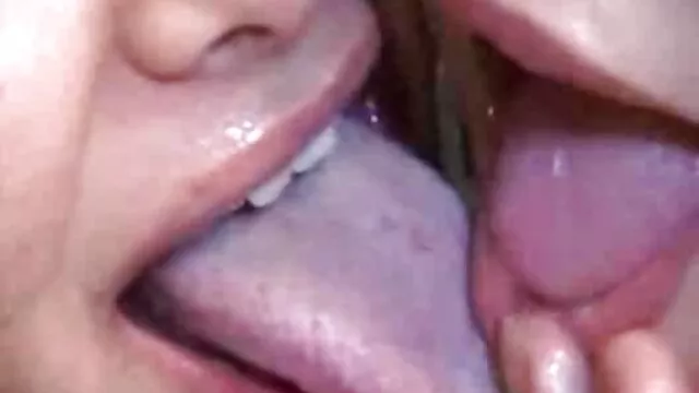 Geriausias Porno :  Dvi smeigės eina iš proto dėl šių nepaprastų vidurinės mokyklos lapių Karštas porno filmai 