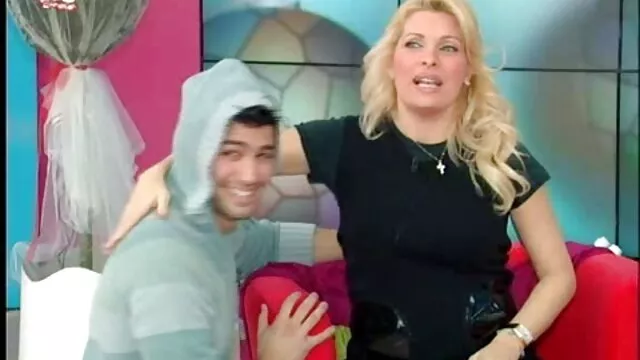 Geriausias Porno :  Seksualios euro merginos gundančiai nusirengia prieš kamerą Karštas porno filmai 