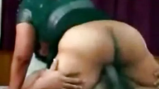 Geriausias Porno :  Įdegusi mergina su bambos auskaru ir draugė mylisi lesbietėmis Karštas porno filmai 