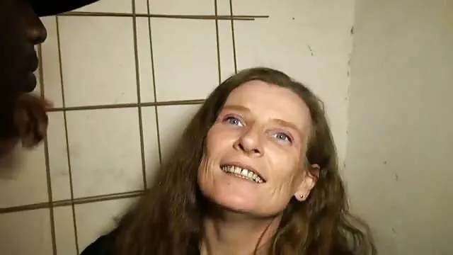 Geriausias Porno :  Liekna šviesiaplaukė mėgėja šiame POV sekso seanso metu sumušta Karštas porno filmai 