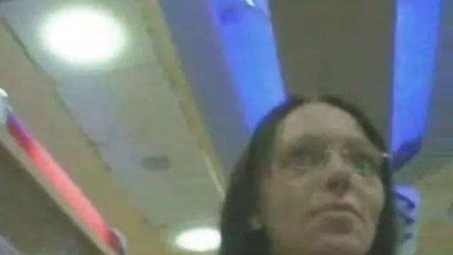 Geriausias Porno : MILF su gražiais natūraliais papais trokšta gaidžio plaukuotoje pūlingoje Karštas porno filmai