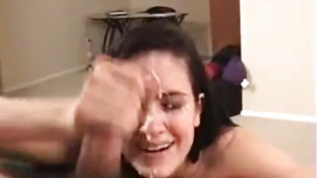 Geriausias Porno :  Pikimasis ir čiulpiantis šou iš nuostabios mažos paauglės Karštas porno filmai 