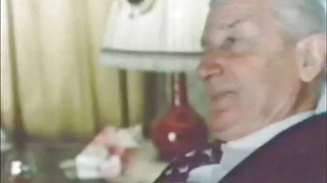 Geriausias Porno :  Raudonplaukė lesbietė šantažuoja ir trenkia savo viršininkui Karštas porno filmai 