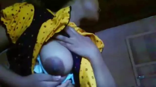 Geriausias Porno :  Brunetė paauglė patenka į savo pornografijos atranką Karštas porno filmai 