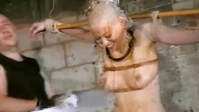 Geriausias Porno :  Liekna brunetė paauglė čiulpia ir joja ant seno žmogaus Karštas porno filmai 