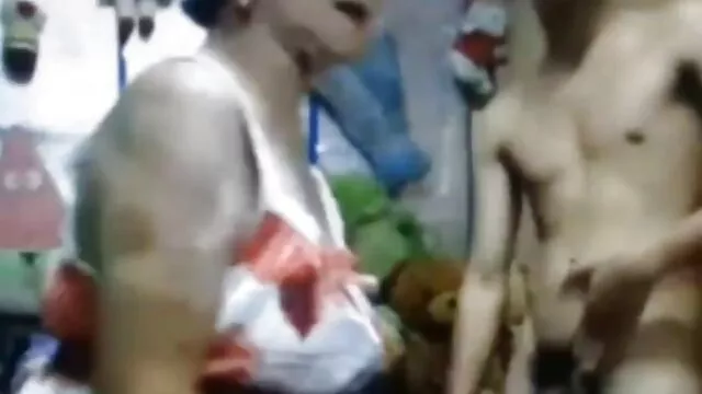 Geriausias Porno :  Krūtinga šviesiaplaukė MILF atlieka rankų darbą ir nusiprausė iš spermos Karštas porno filmai 