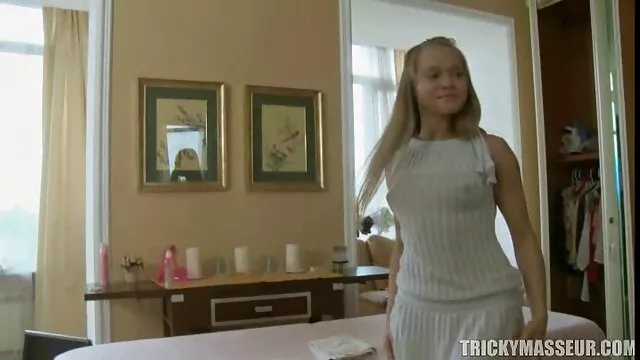 Geriausias Porno :  Šviesiaplaukė hottie su dideliais papais čiulpia didelę šūdas lazdą Karštas porno filmai 