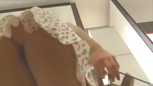 Geriausias Porno :  Senis dulkina nekaltai atrodančią brunetę paauglę Karštas porno filmai 