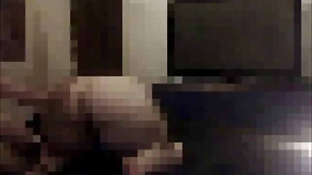 Geriausias Porno :  Creepy dude masažuoja poseserės mielą pūlingą Karštas porno filmai 
