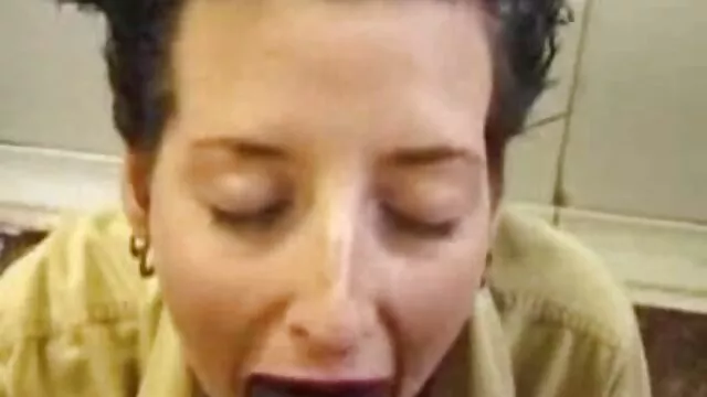 Geriausias Porno :  Lieknas paauglys stengiasi pūsti ir joti ant storo gaidžio Karštas porno filmai 